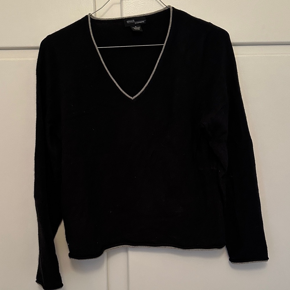 LIKE NEW 100% Cashmere Black V-Neck Sweater with Gray Trim